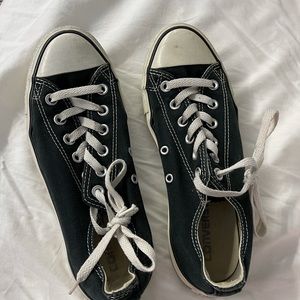 black converse women’s size 8